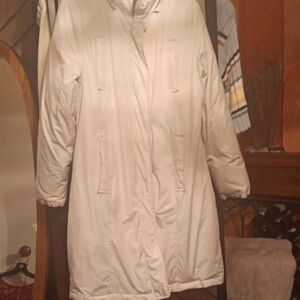 GAP Women's Cream Puffer Coat